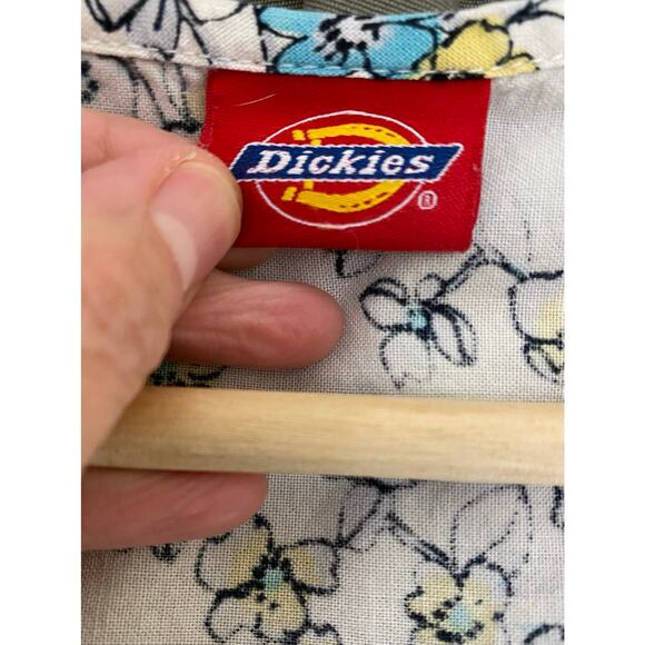 Dickies Women's M Cream Yellow Blue Floral Short Sleeve Scrub Top - Picture 5 of 5